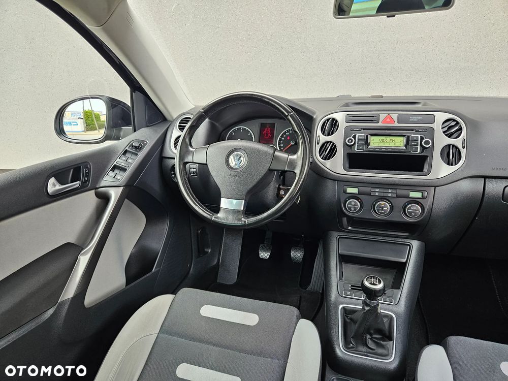 Volkswagen Tiguan - 26