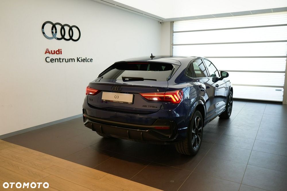 Audi Q3 Sportback - 8