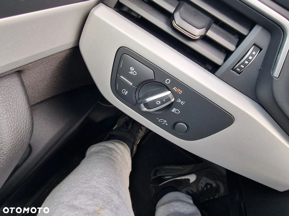 Audi A4 Avant 35 TDI S tronic - 29