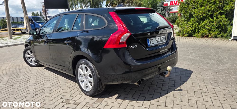 Volvo V60 D4 Geartronic Momentum - 11