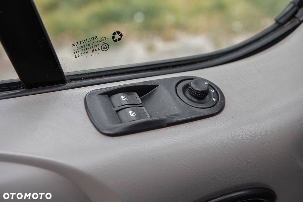 Opel Vivaro - 12