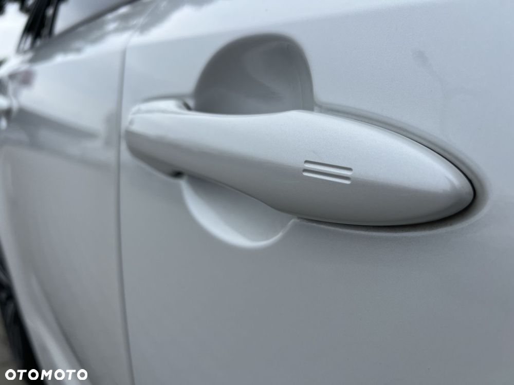 Toyota Corolla 1.8 Hybrid Style - 23