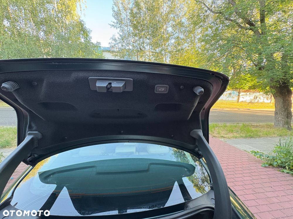Jaguar XE 2.0 D Prestige - 12