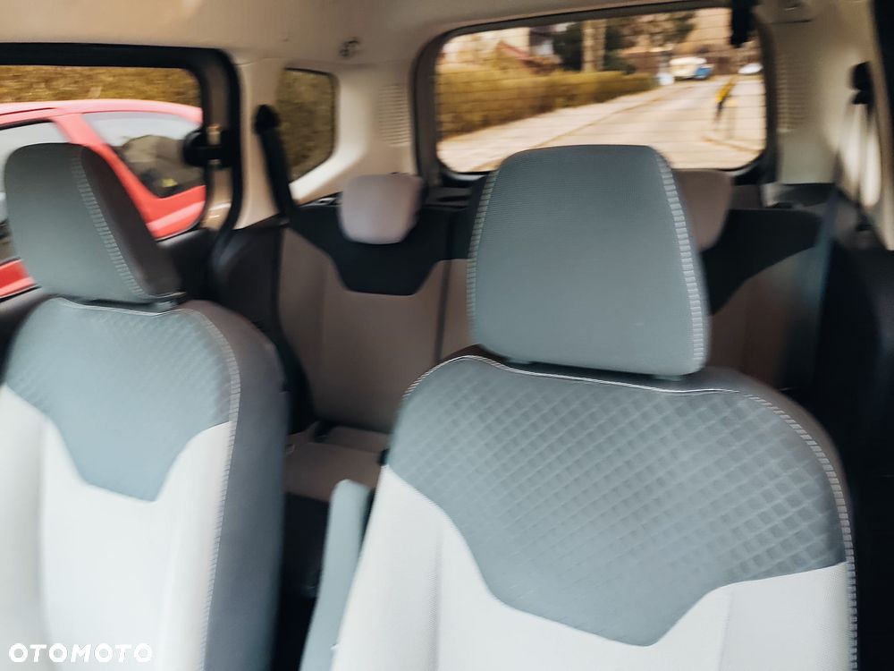 Ford Tourneo Courier 1.6 TDCi Titanium - 15