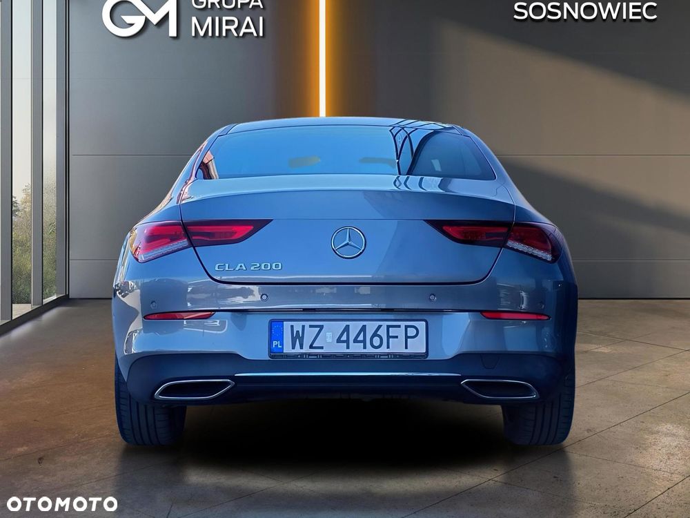 Mercedes-Benz CLA 200 7G-DCT - 4