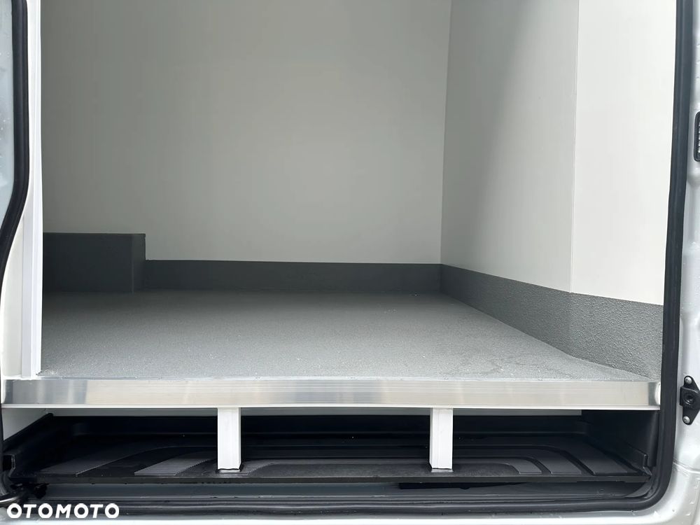 Mercedes-Benz Sprinter - 27