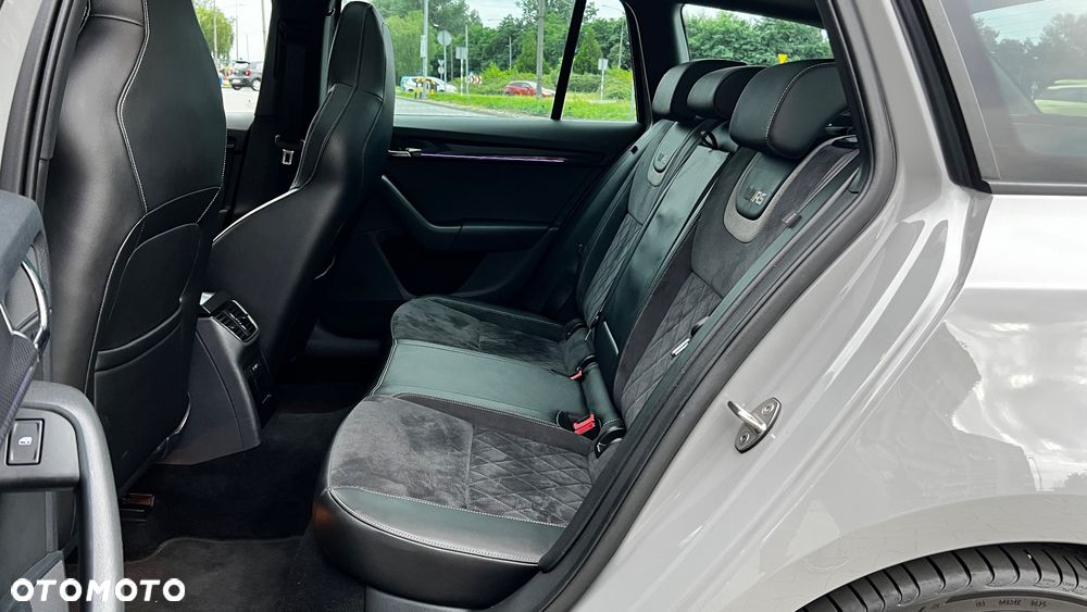 Skoda Octavia 2.0 TDI 4x4 DSG RS - 29