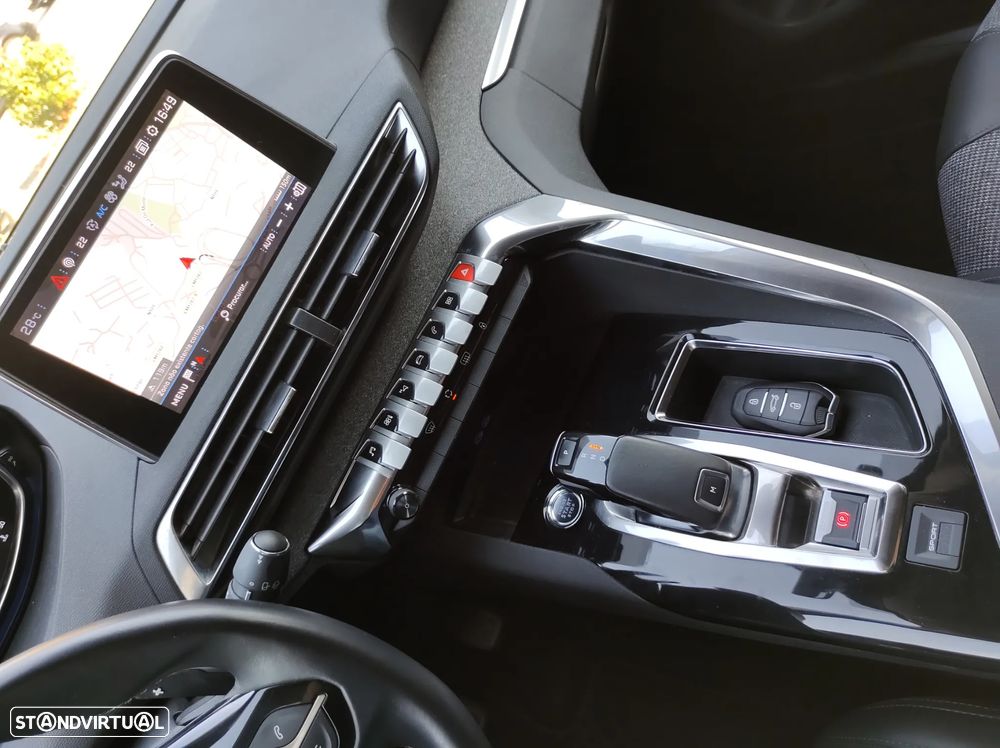 Peugeot 5008 1.5 BlueHDi Allure Pack EAT8 - 25