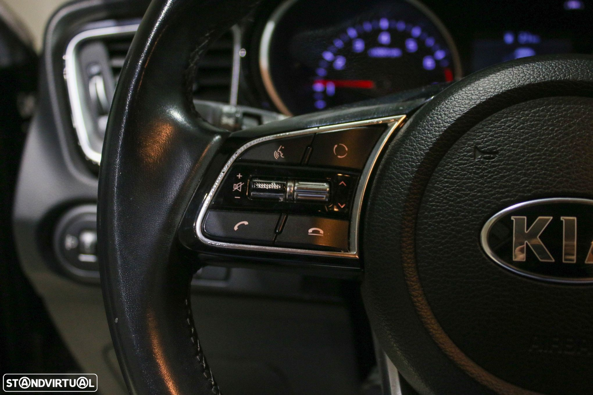 Kia XCeed 1.0 T-GDI Tech - 25
