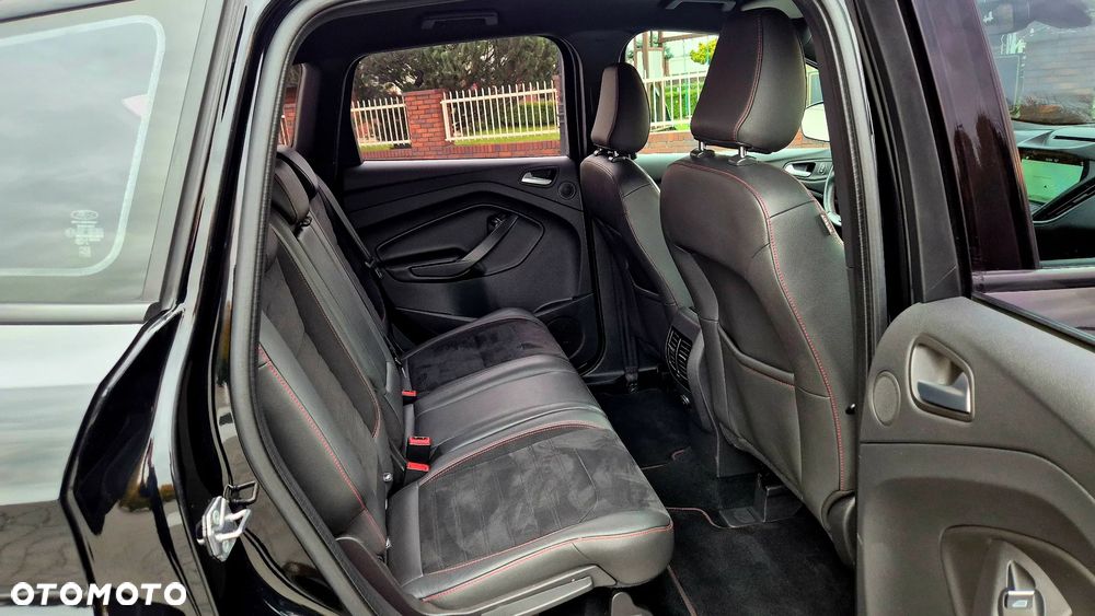 Ford Kuga 1.5 EcoBoost 2x4 ST-Line - 16
