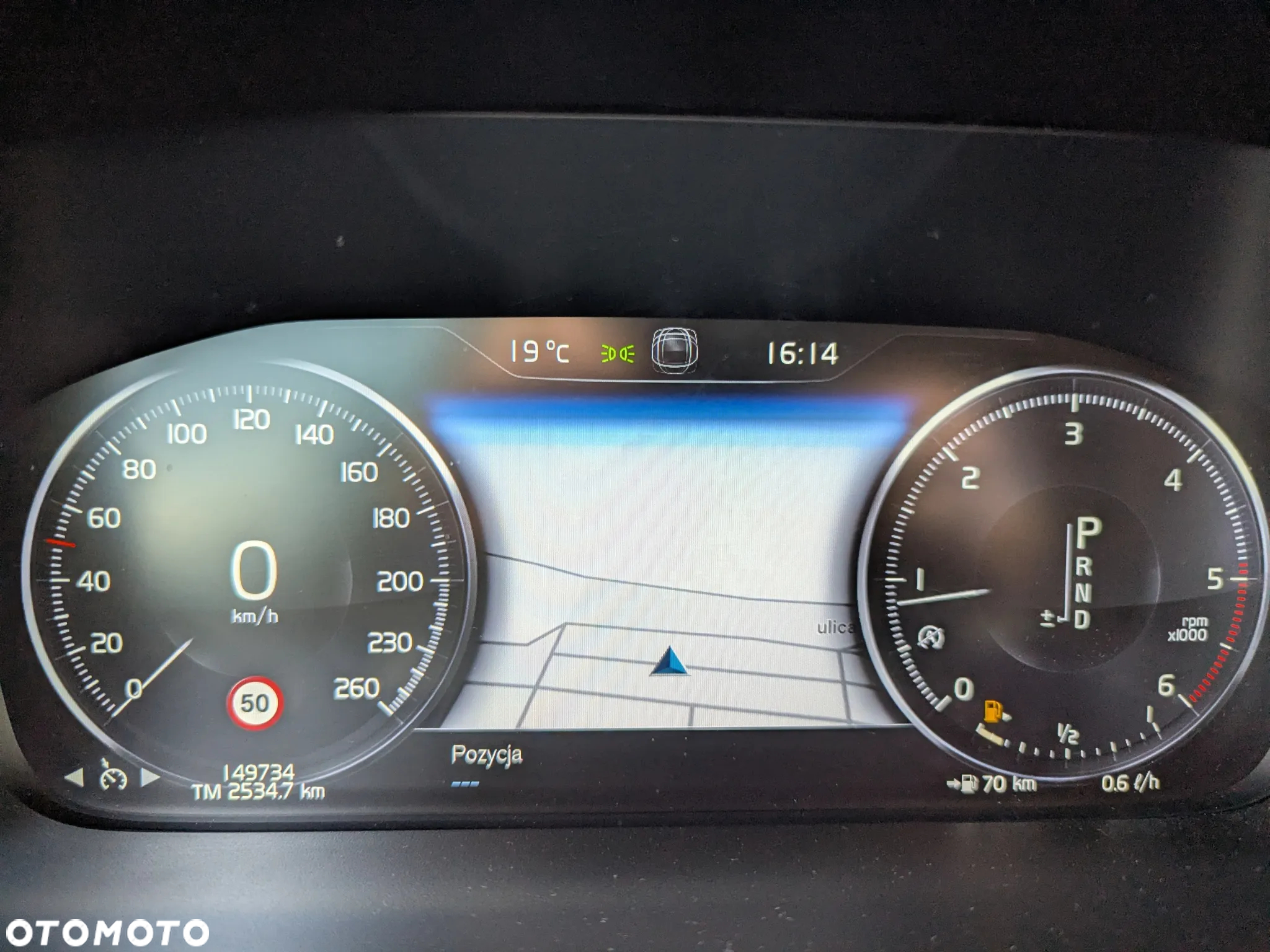 Volvo V60 D3 R-Design - 13