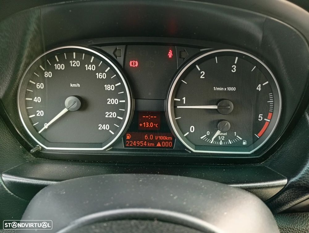 BMW 118 d Pack M - 23