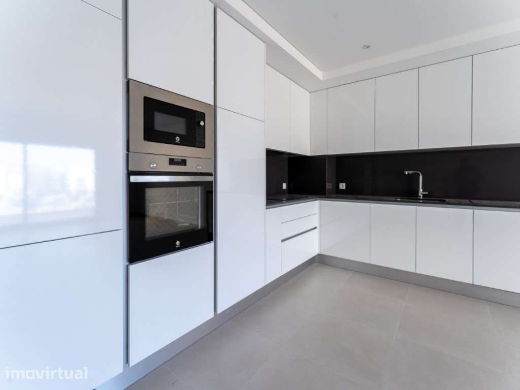 Apartamento T3 junto ao mercado- 200 mts da praia - Grande imagem: 4/77