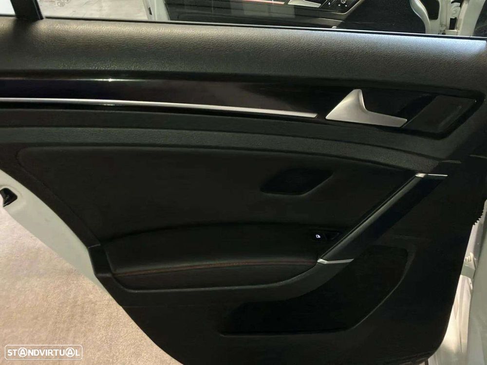 VW Golf 2.0 TSI GTI DSG Performance - 22