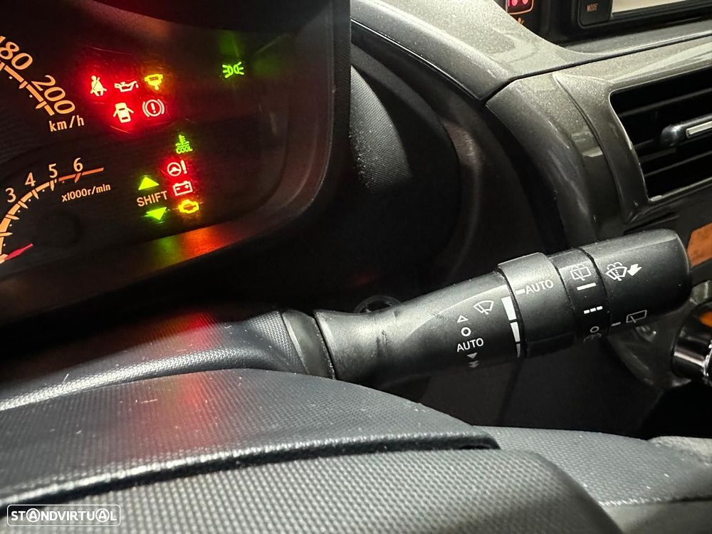 Toyota iQ 1.4 D-4D 2 EP+NAVI+Bluetooth - 33