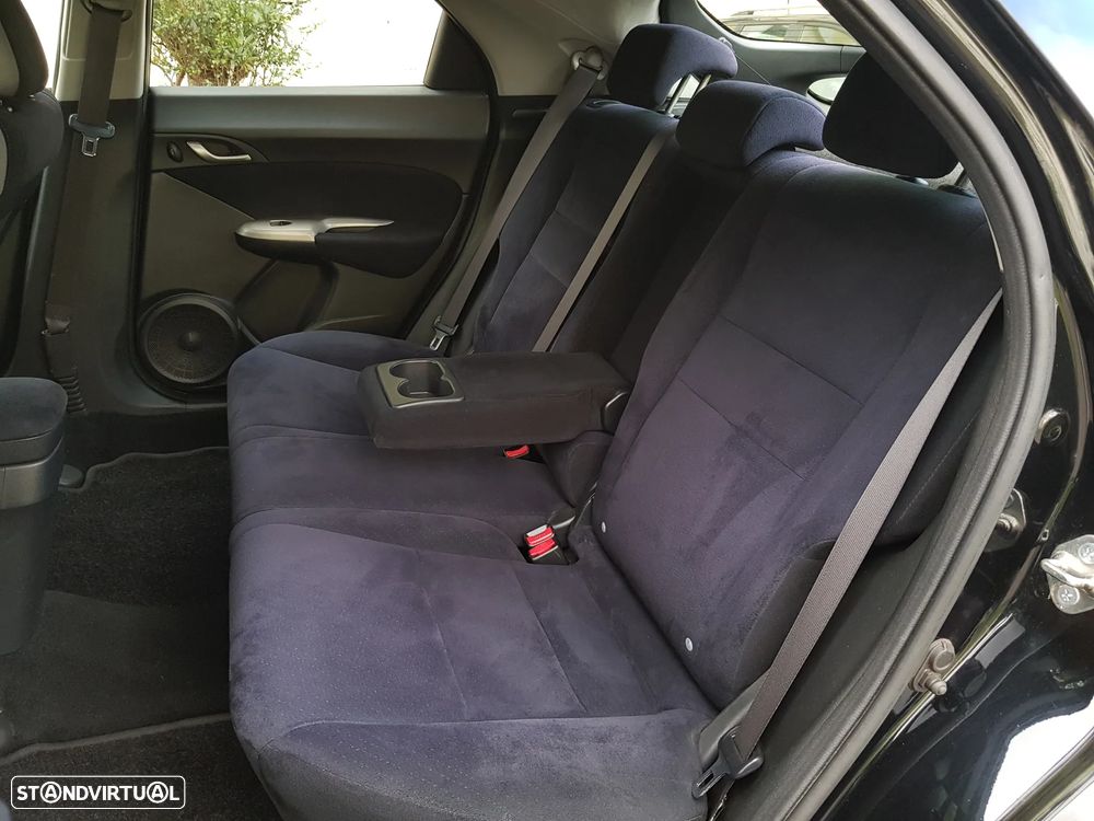 Honda Civic 1.8 Sport - 33