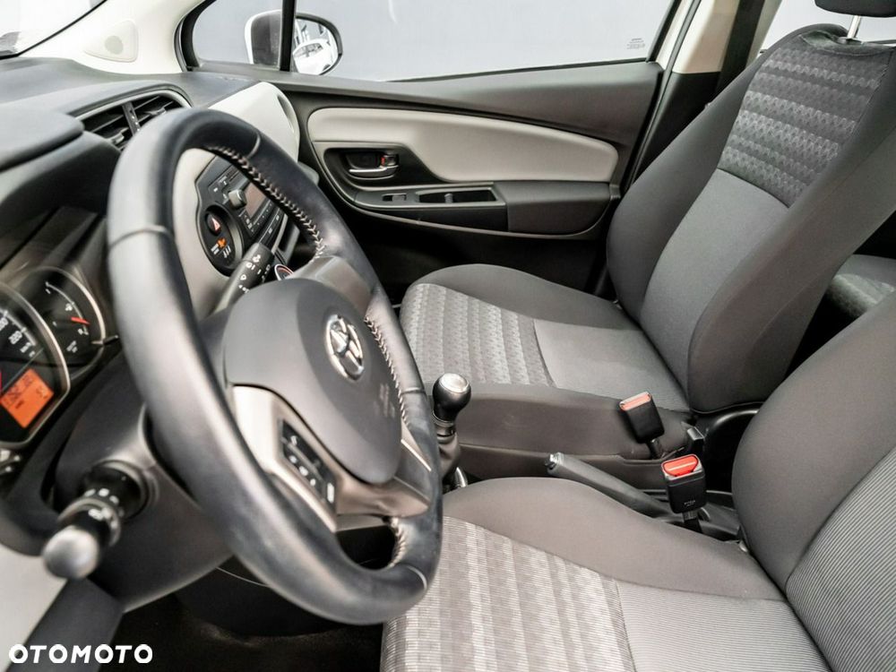 Toyota Yaris 1.0 Active EU6 - 24
