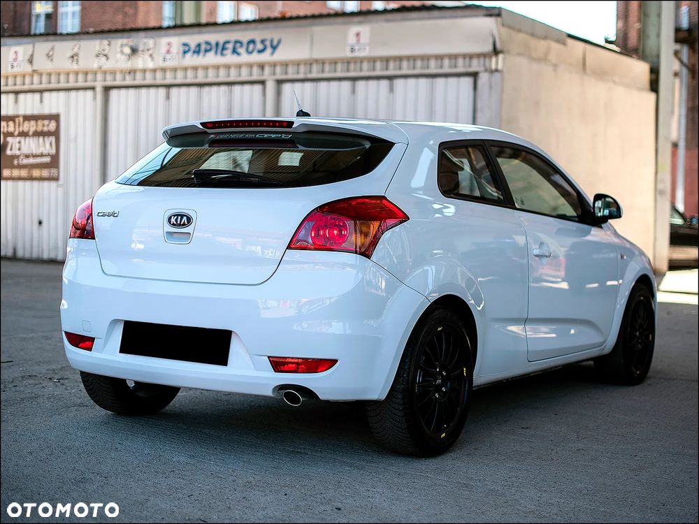 Kia ProCeed - 9