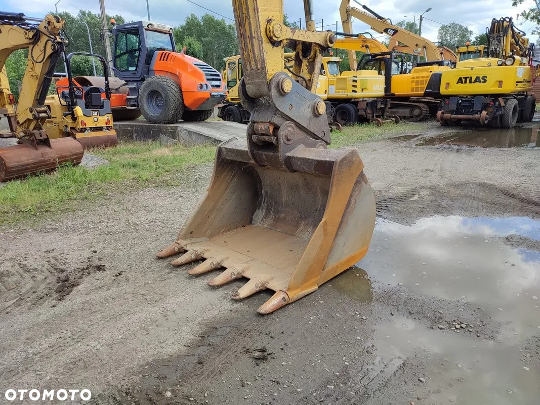 Komatsu PC 210 LC-8 - 24
