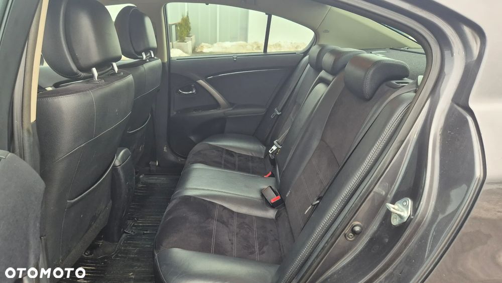 Toyota Avensis 2.0 D-4D Premium - 14