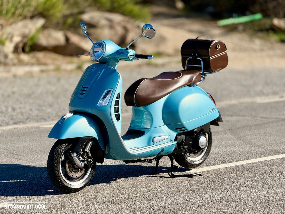Vespa GTS Super Blue Azzurro 70 anni - 2
