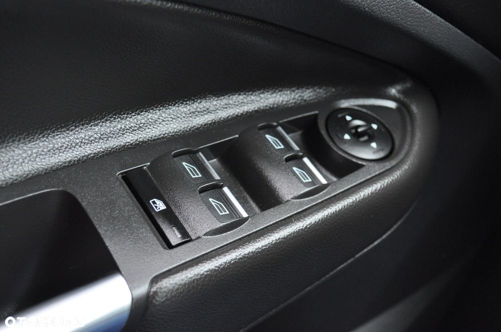 Ford Kuga - 17