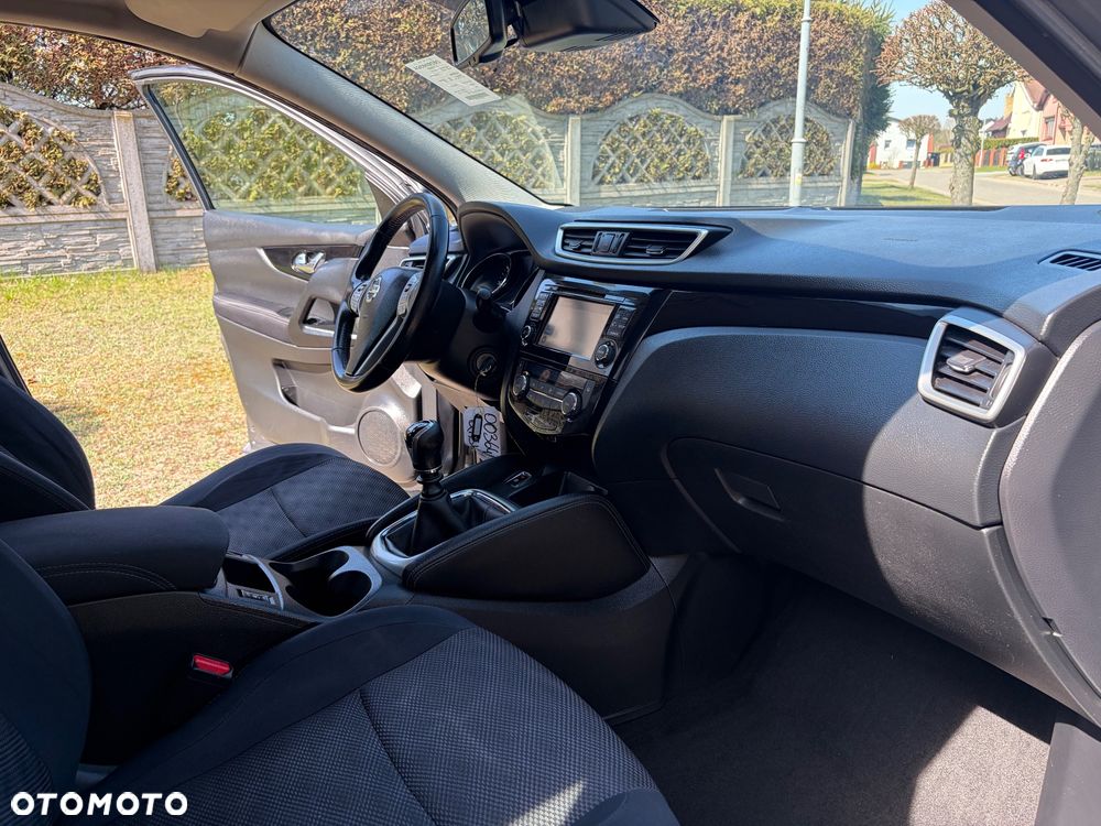 Nissan Qashqai 1.6 DCi 4x4 N-Connecta EU6 - 24