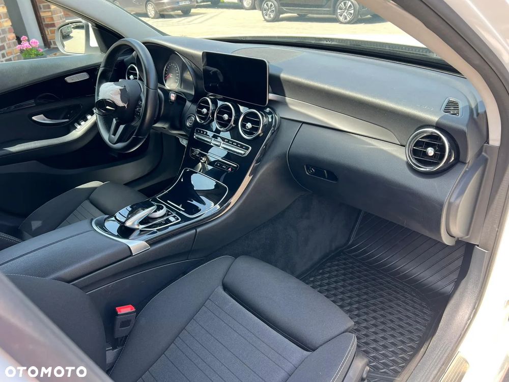 Mercedes-Benz Klasa C 200 d T 9G-TRONIC Exclusive - 13