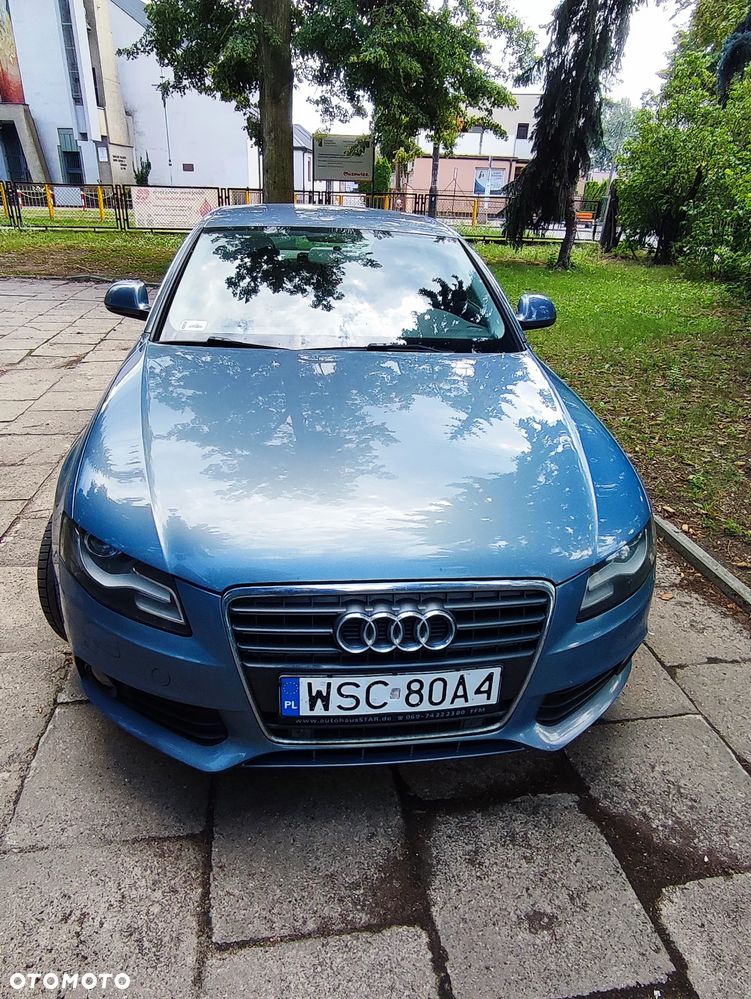 Audi A4 Limousine - 1