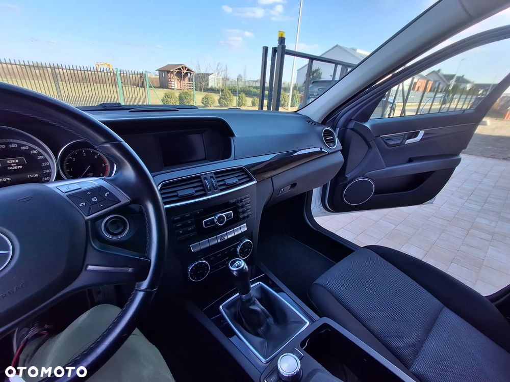 Mercedes-Benz Klasa C 220 CDI DPF BlueEFFICIENCY Edition - 16