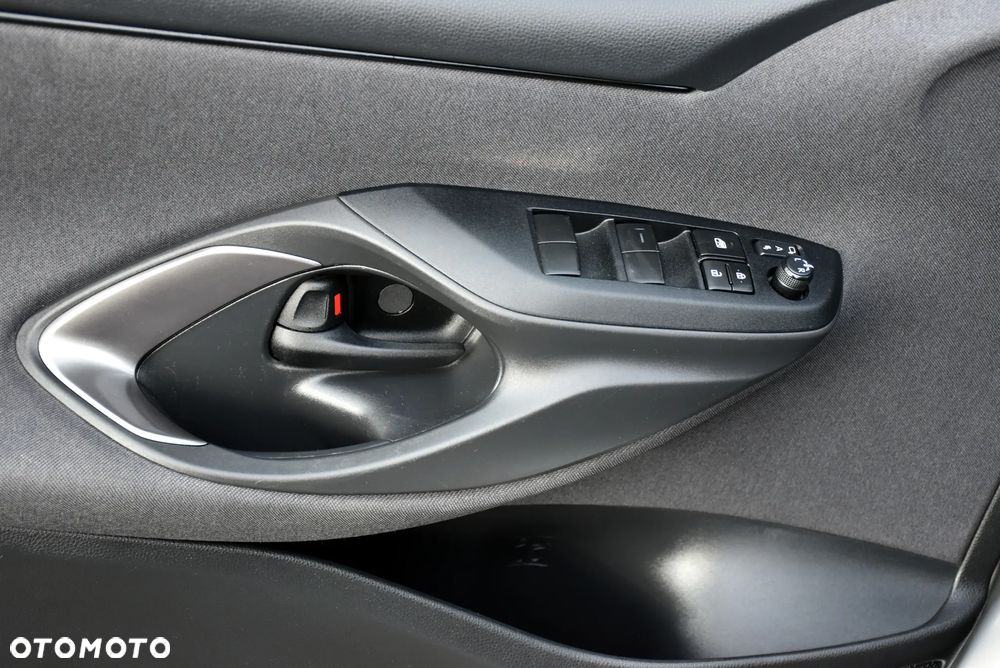 Toyota Yaris Hybrid 1.5 GR Sport - 19