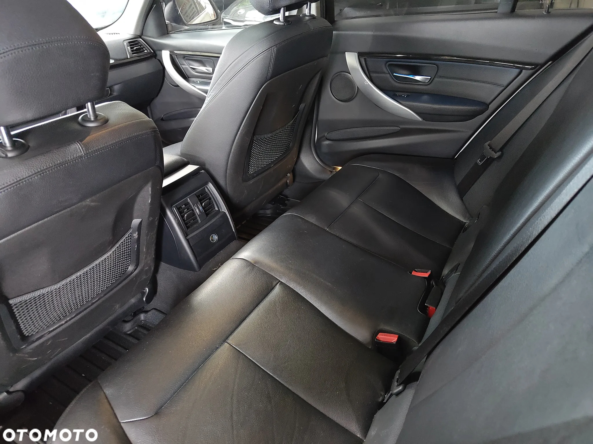 BMW Seria 3 330e iPerformance M Sport Shadow - 30