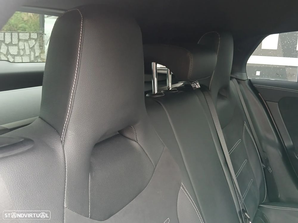 Mercedes-Benz CLA 250 e 8G-DCT Edition AMG Line - 28