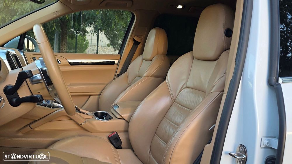 Porsche Cayenne S E-Hybrid Platinum Edition - 12