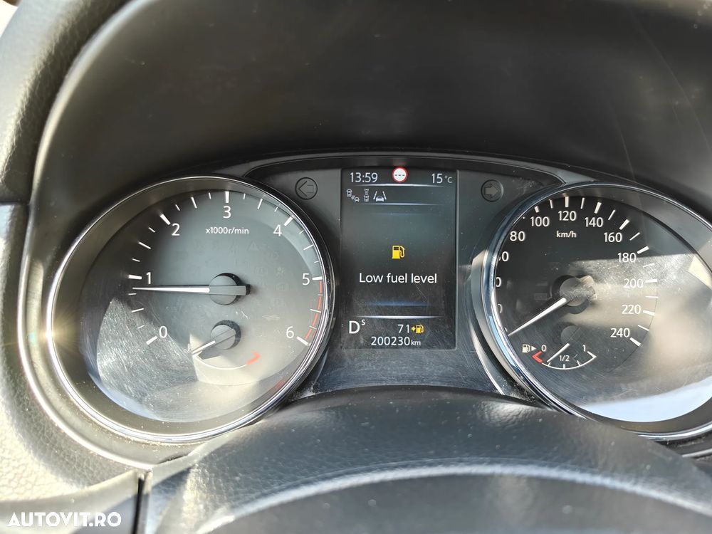 Nissan Qashqai 1.6 DCI Xtronic TEKNA+ - 11