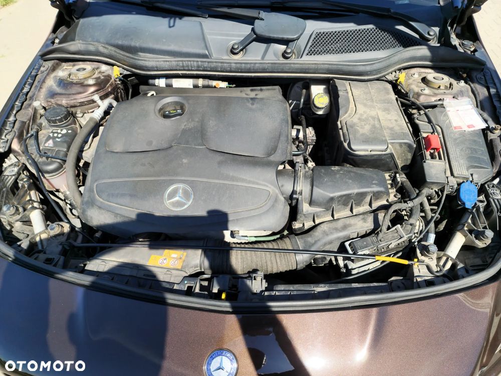 Mercedes-Benz CLA 180 7G-DCT - 27