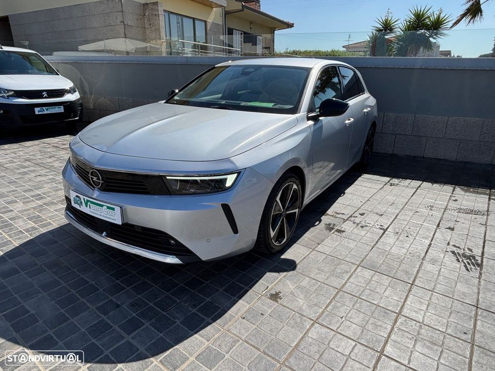 Opel Astra 1.2 T Elegance - 2