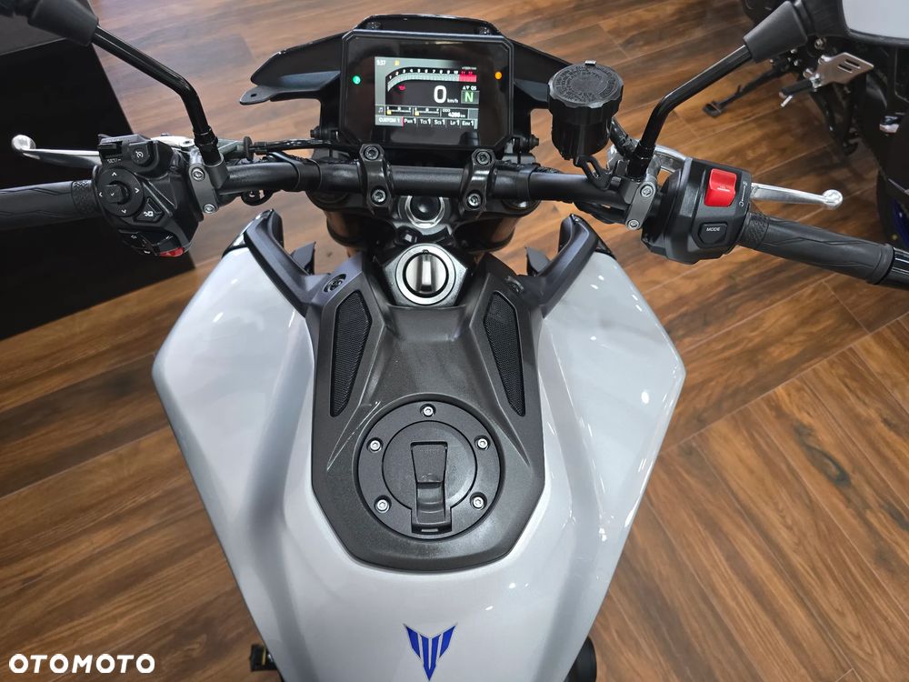 Yamaha MT - 24
