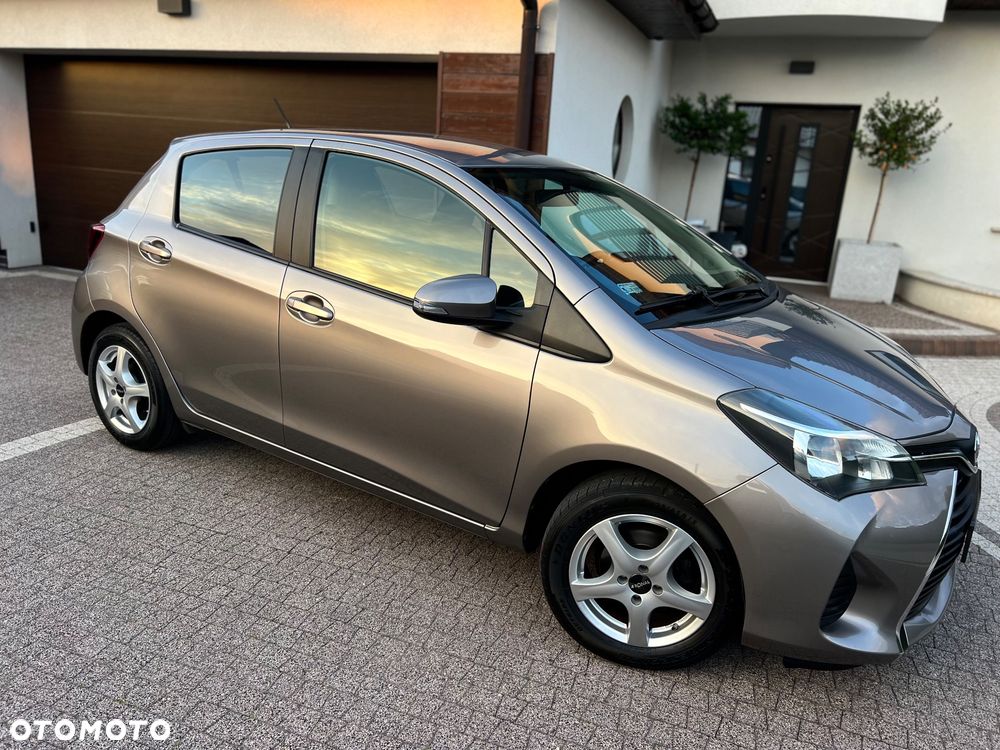 Toyota Yaris 1.0 Premium EU6 - 17