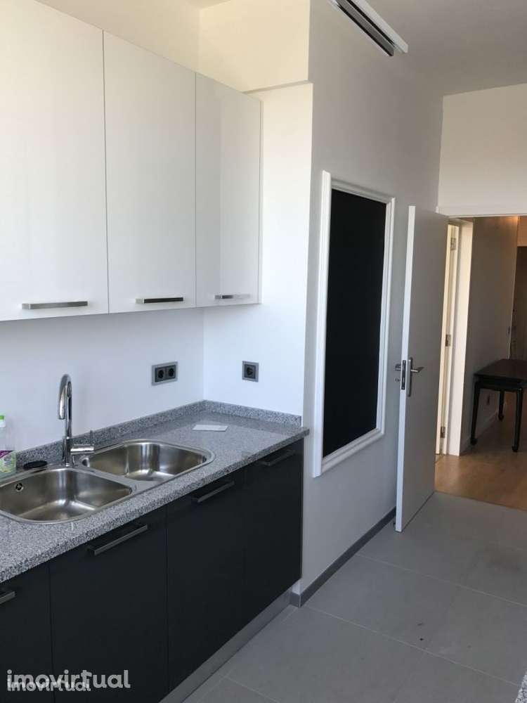 T3 com enorme terraço no meio da Avenida da Boavista, Porto - Grande imagem: 3/12