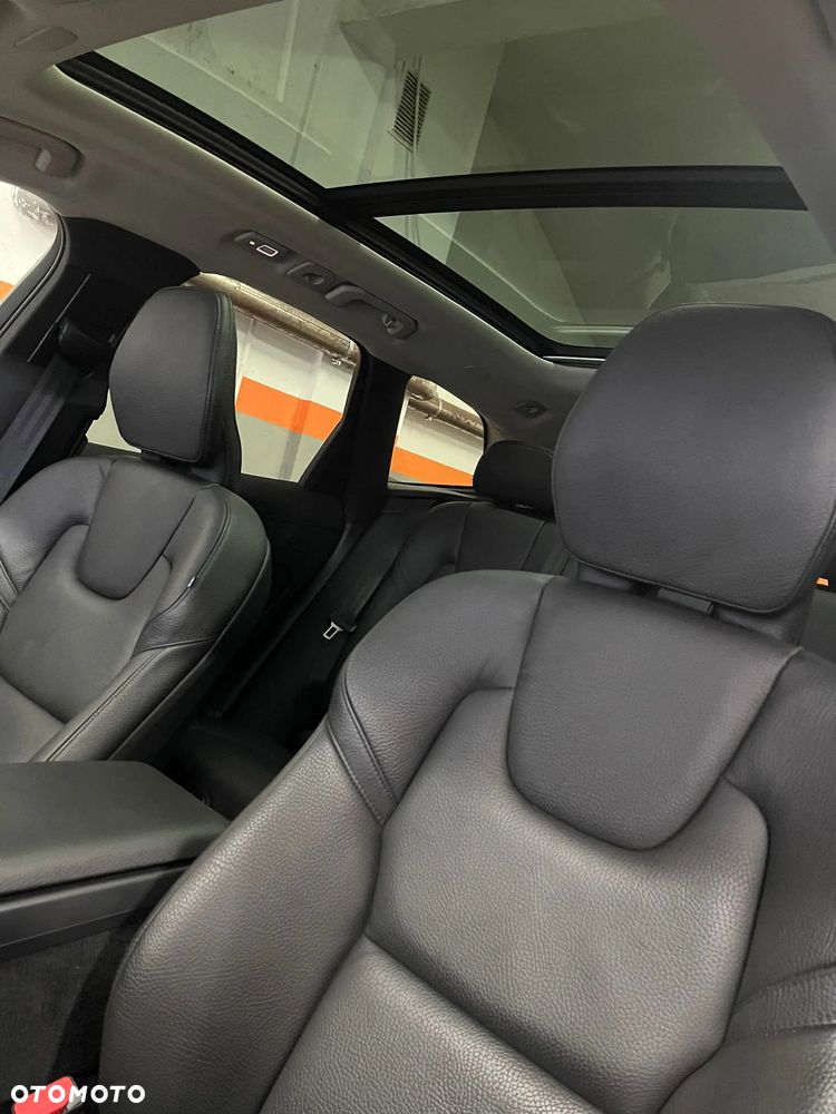 Volvo XC 60 T6 Plug-In Hybrid AWD Plus Black Edition - 18