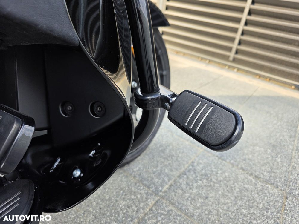 Harley-Davidson Street Glide Special - 11