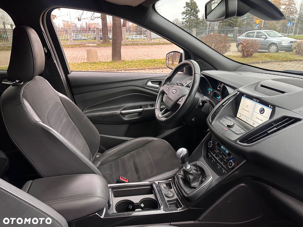 Ford Kuga 2.0 TDCi 4x4 ST-Line - 32