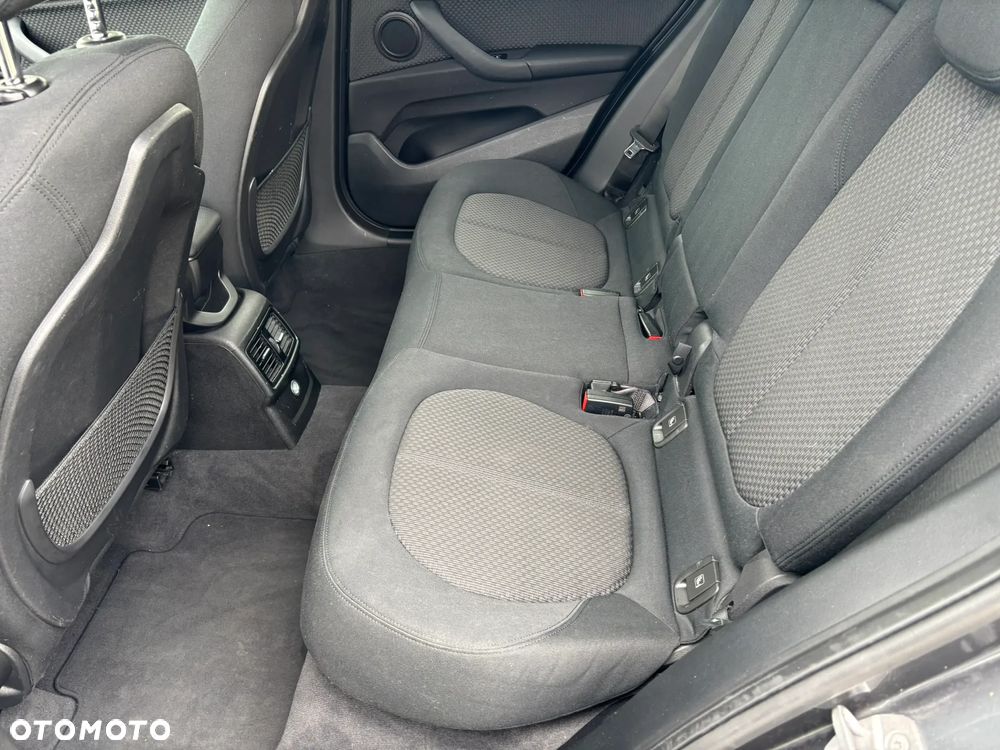 BMW X1 sDrive18i - 10