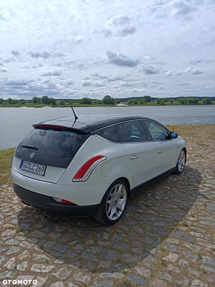 Lancia Delta 1.4 T-Jet 16v Oro - 4