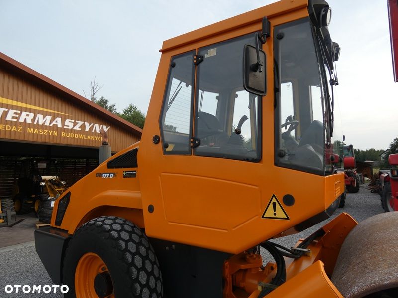 Bomag BW177D-4 / Walec Drogowy Guma - Stal / z Niemiec / 2600mtg / - 29