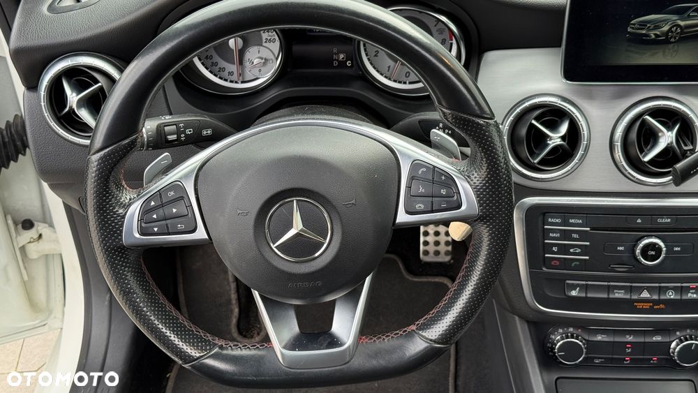 Mercedes-Benz CLA 200 7G-DCT AMG Line - 18