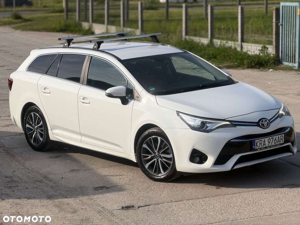 Toyota Avensis 2.0 D-4D Premium - 12