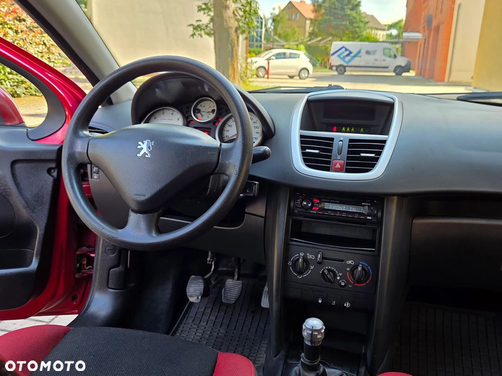 Peugeot 207 1.4 16V Presence - 19