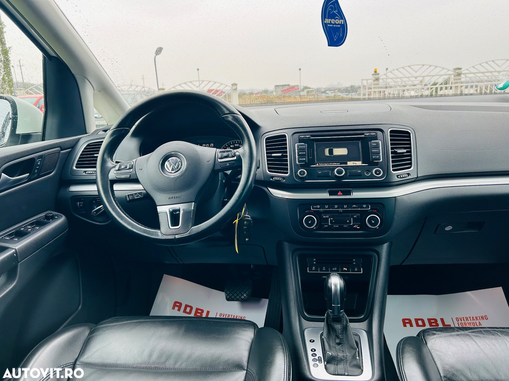 Volkswagen Sharan 2.0 TDI DSG BlueMotion Technology Highline - 3